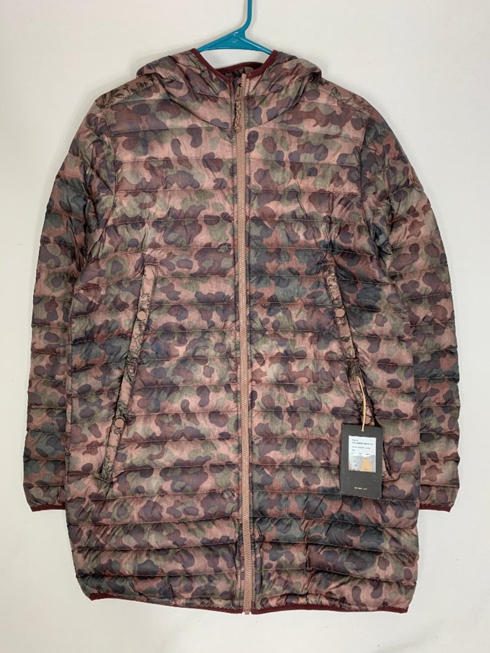 Burton Evergreen Long Down Jacket Camo Women's size Large NWT